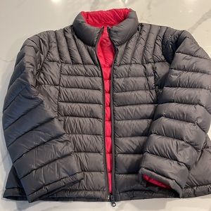 Bernardo Goose Down Gray and Hot Pink Lightweight Puffer Jacket. Size XL.